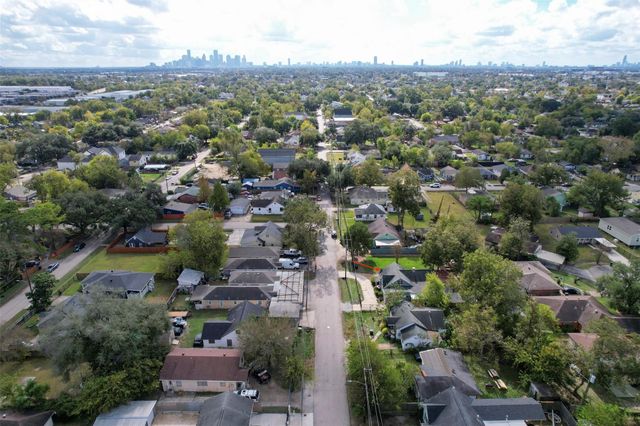 4303 Castor Street, Houston, TX 77022