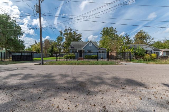 4303 Castor Street, Houston, TX 77022