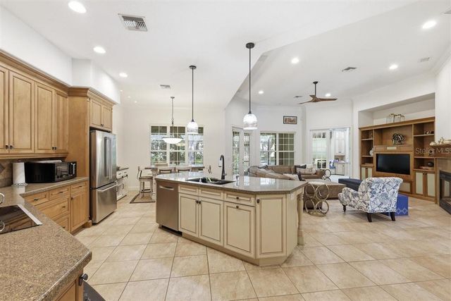 6124 FOXFIELD COURT, Windermere, FL 34786