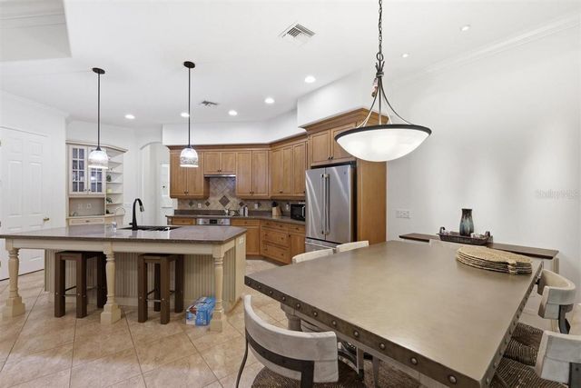6124 FOXFIELD COURT, Windermere, FL 34786