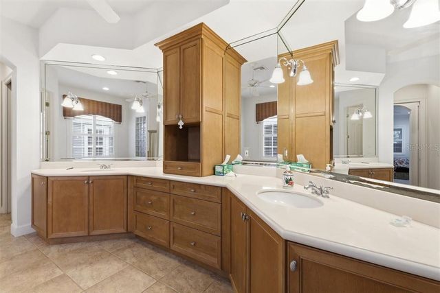 6124 FOXFIELD COURT, Windermere, FL 34786