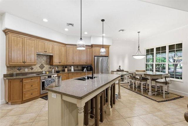 6124 FOXFIELD COURT, Windermere, FL 34786
