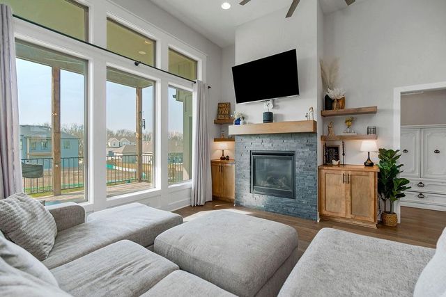 807 W Solomon Drive, Lone Jack, MO 64086