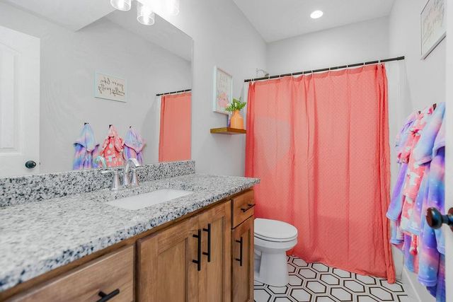 807 W Solomon Drive, Lone Jack, MO 64086