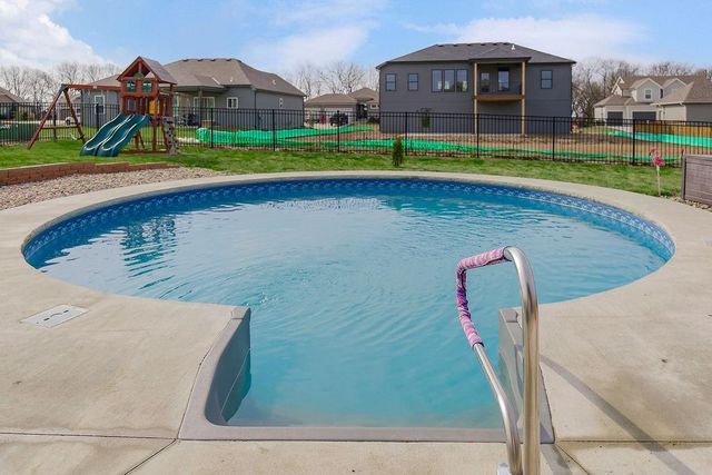 807 W Solomon Drive, Lone Jack, MO 64086