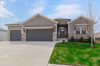 807 W Solomon Drive, Lone Jack, MO 64086