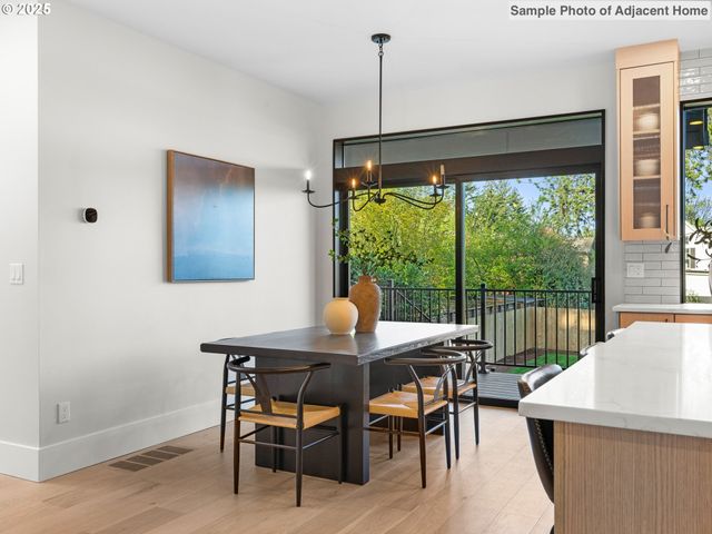 8192 Sw 39th Ave, Portland, OR 97219