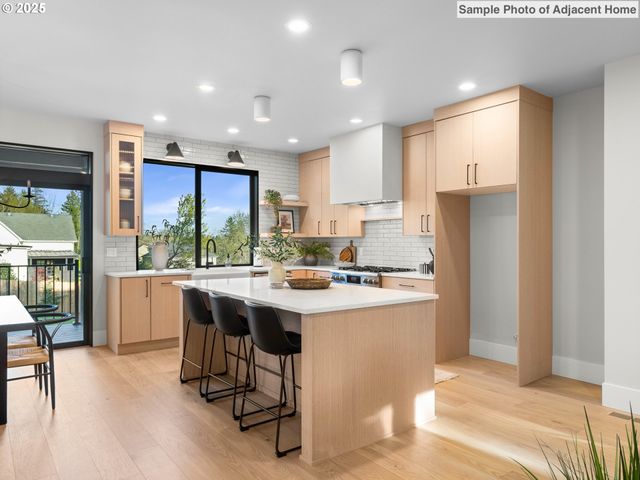 8192 Sw 39th Ave, Portland, OR 97219