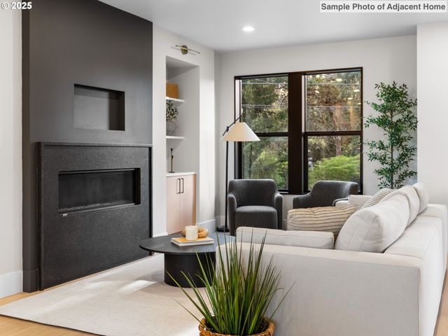 8192 Sw 39th Ave, Portland, OR 97219