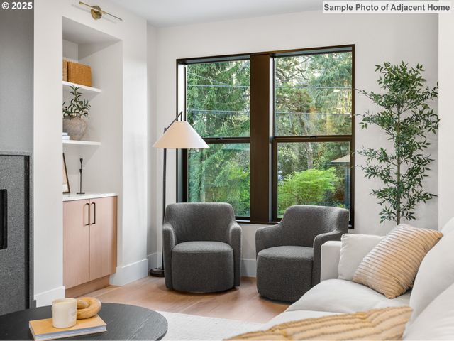 8192 Sw 39th Ave, Portland, OR 97219