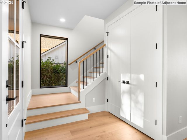 8192 Sw 39th Ave, Portland, OR 97219