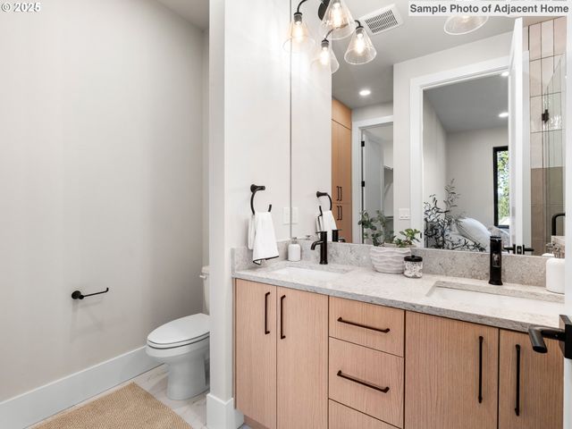 8192 Sw 39th Ave, Portland, OR 97219