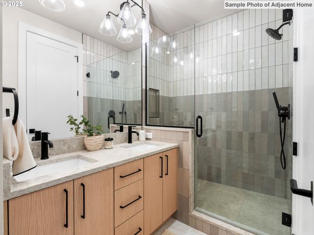 8192 Sw 39th Ave, Portland, OR 97219