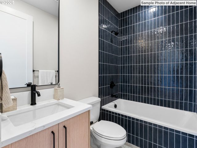 8192 Sw 39th Ave, Portland, OR 97219