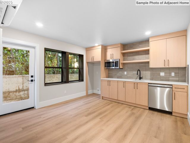 8192 Sw 39th Ave, Portland, OR 97219