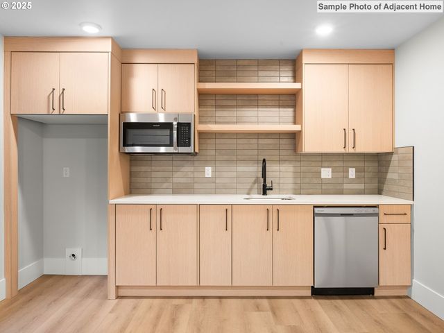 8192 Sw 39th Ave, Portland, OR 97219