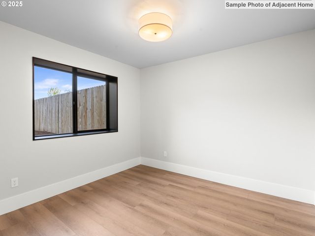 8192 Sw 39th Ave, Portland, OR 97219