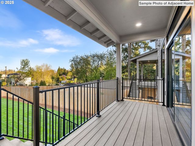 8192 Sw 39th Ave, Portland, OR 97219