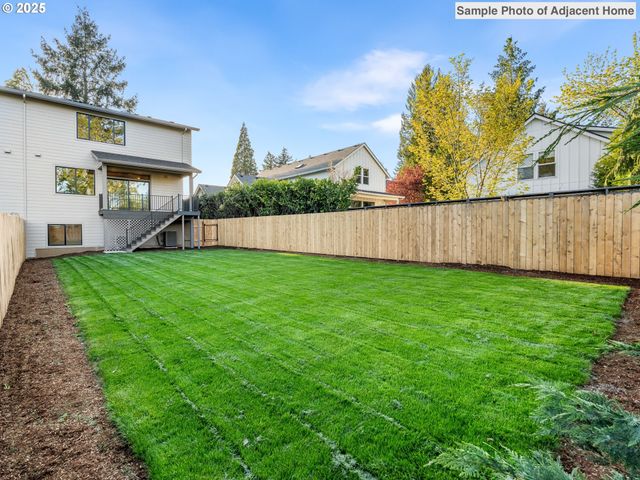8192 Sw 39th Ave, Portland, OR 97219