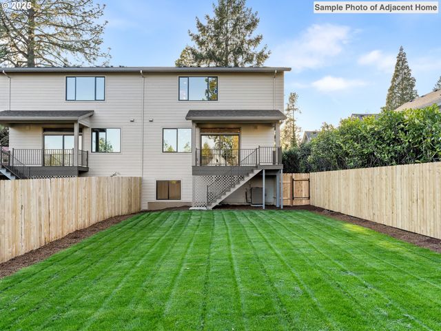 8192 Sw 39th Ave, Portland, OR 97219
