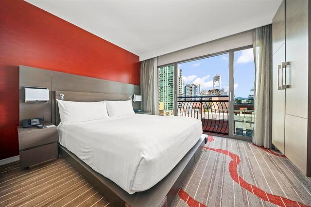 207 5th Ave 940, San Diego, CA 92101