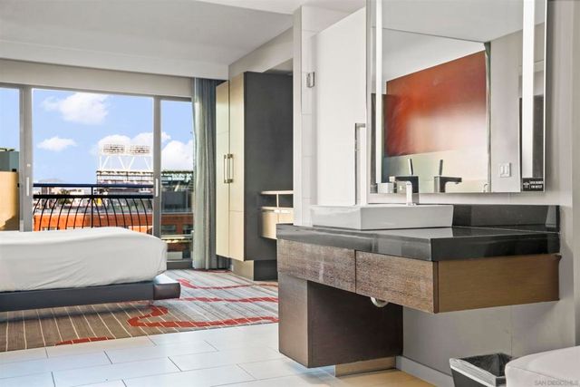 207 5th Ave 940, San Diego, CA 92101