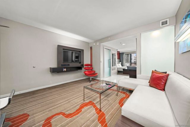 207 5th Ave 940, San Diego, CA 92101