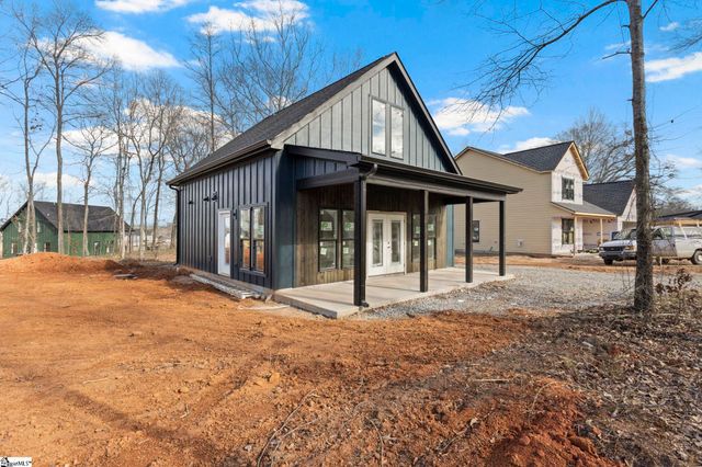 1002 Goodjoin Road, Campobello, SC 29322