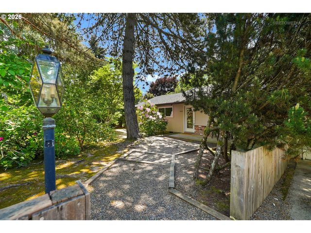 440 Nw YONIA Ct, Hillsboro, OR 97124