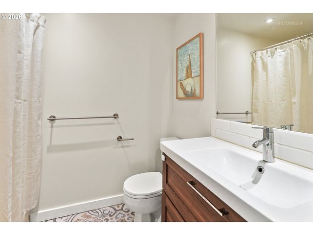 440 Nw YONIA Ct, Hillsboro, OR 97124