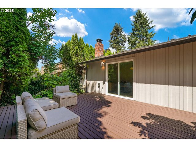 440 Nw YONIA Ct, Hillsboro, OR 97124