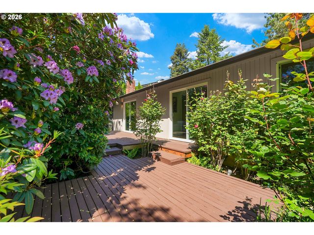440 Nw YONIA Ct, Hillsboro, OR 97124
