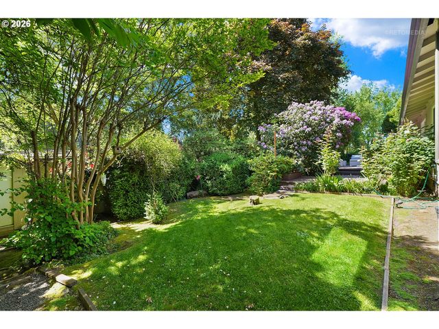 440 Nw YONIA Ct, Hillsboro, OR 97124