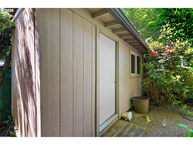 440 Nw YONIA Ct, Hillsboro, OR 97124