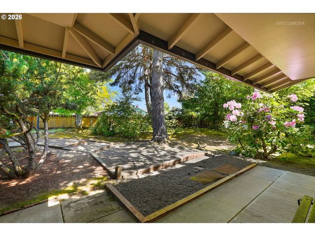 440 Nw YONIA Ct, Hillsboro, OR 97124