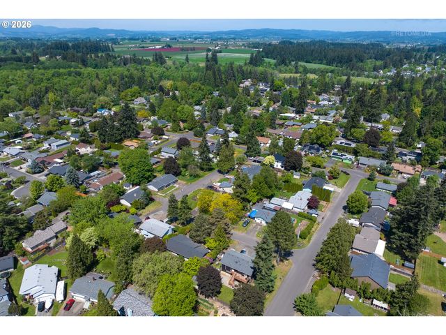 440 Nw YONIA Ct, Hillsboro, OR 97124