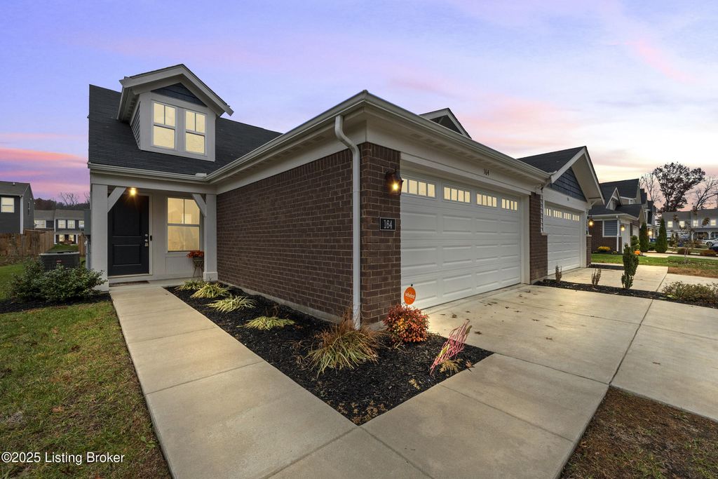 164 Harvest Moon Ct, Shepherdsville, KY 40165