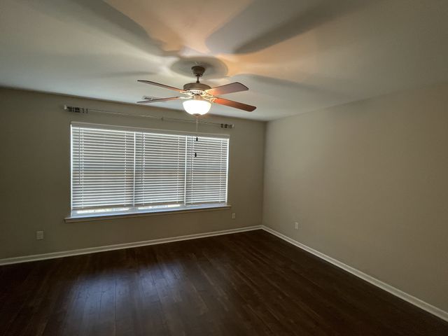 123 Cobblestone Place Dr, Goodlettsville, TN 37072