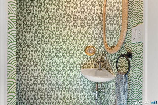 984 Valley Road, Fairfield, CT 06825