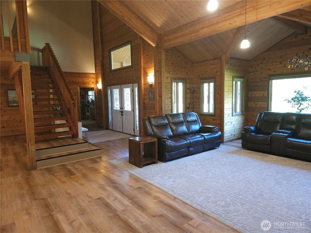 7717 252nd Avenue NE, Redmond, WA 98053