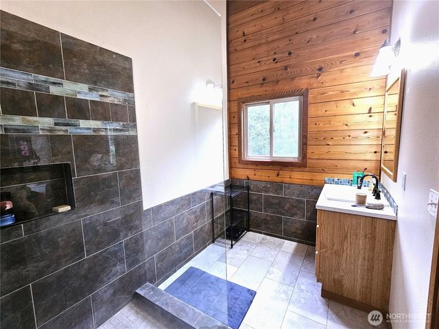 7717 252nd Avenue NE, Redmond, WA 98053