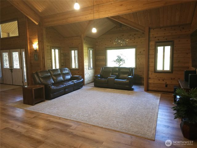 7717 252nd Avenue NE, Redmond, WA 98053