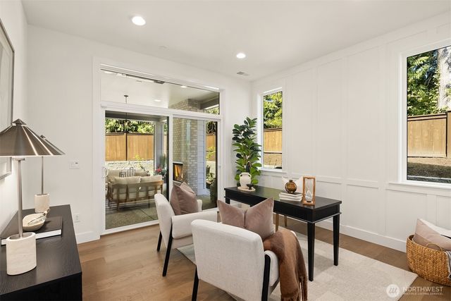 18650 NE 53rd Street, Redmond, WA 98052