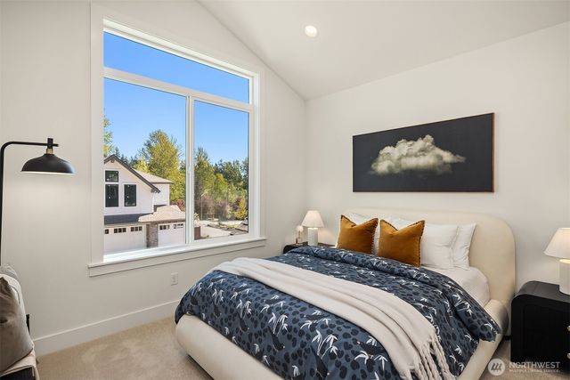 18650 NE 53rd Street, Redmond, WA 98052