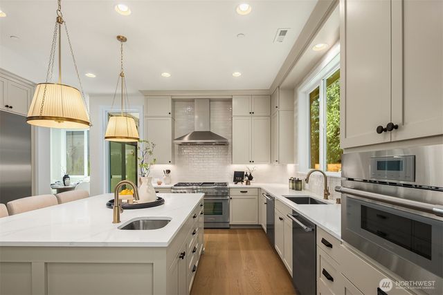 18650 NE 53rd Street, Redmond, WA 98052