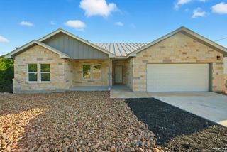 207 Deer Oaks, Lakehills, TX 78063