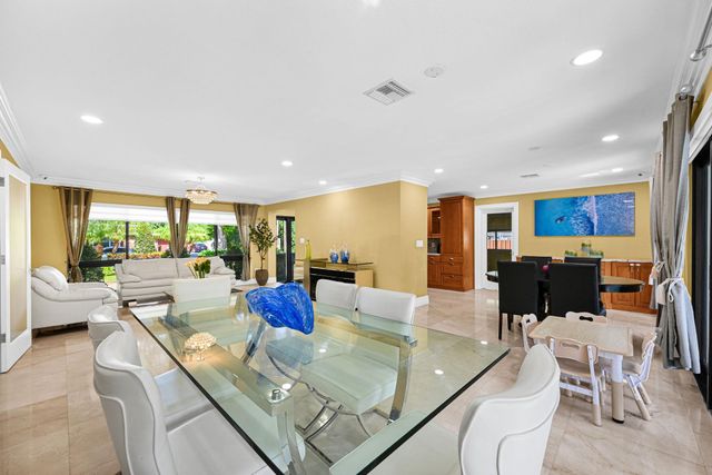 836 Orchid Dr, Plantation, FL 33317