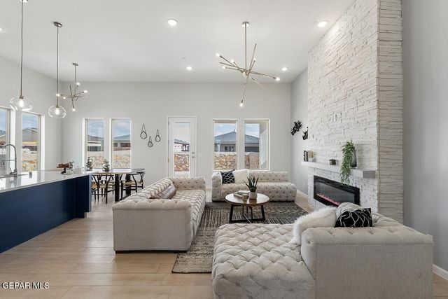 2516 SAMMY CERVANTES Street, El Paso, TX 79938