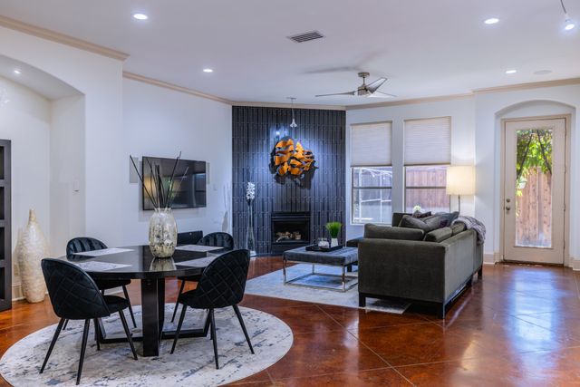 5113 Vandelia Street, Dallas, TX 75235