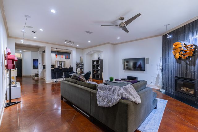 5113 Vandelia Street, Dallas, TX 75235